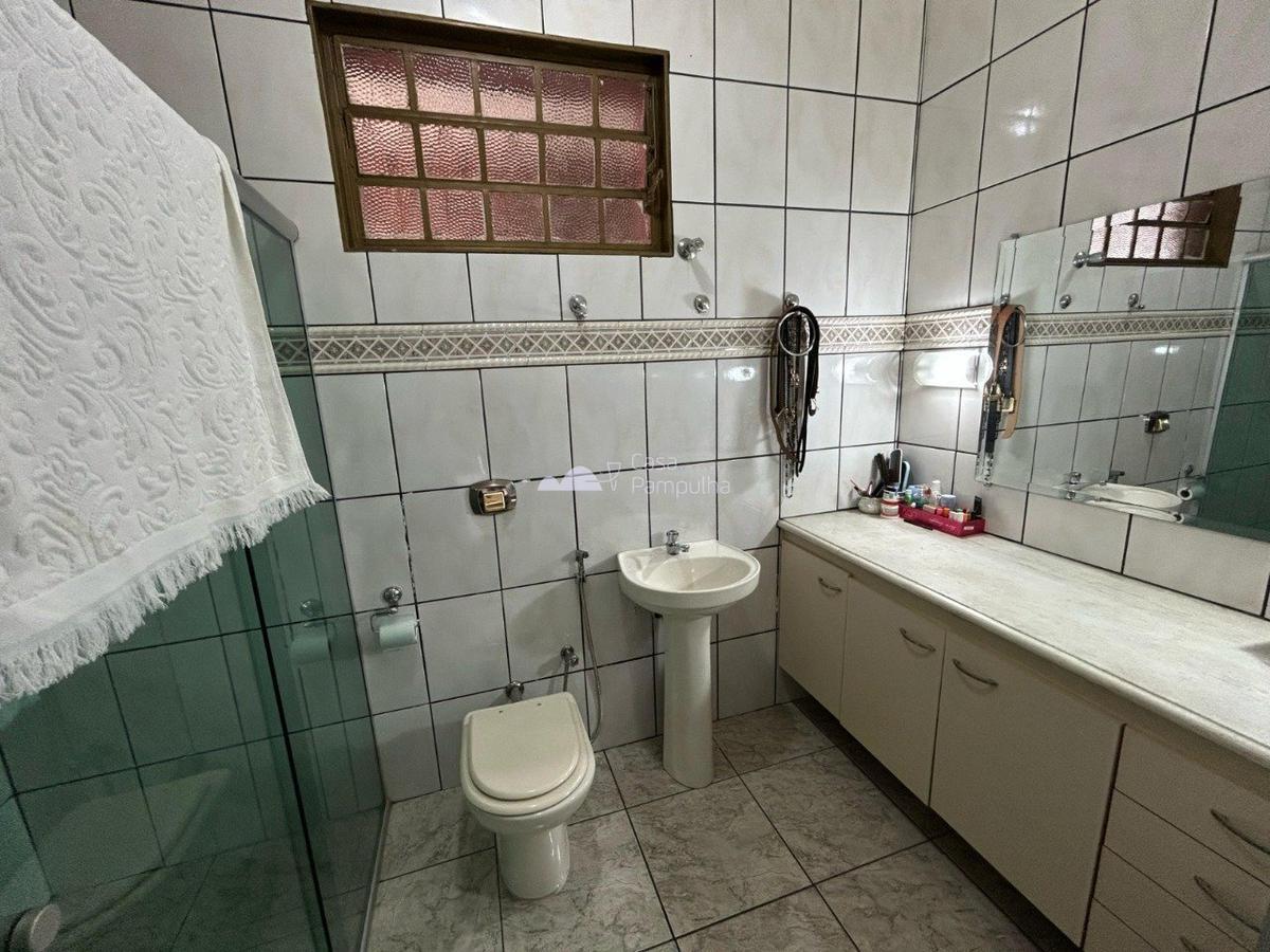 Casa, Itapoã, 3 Quartos, 4 Vagas, 1 Suíte