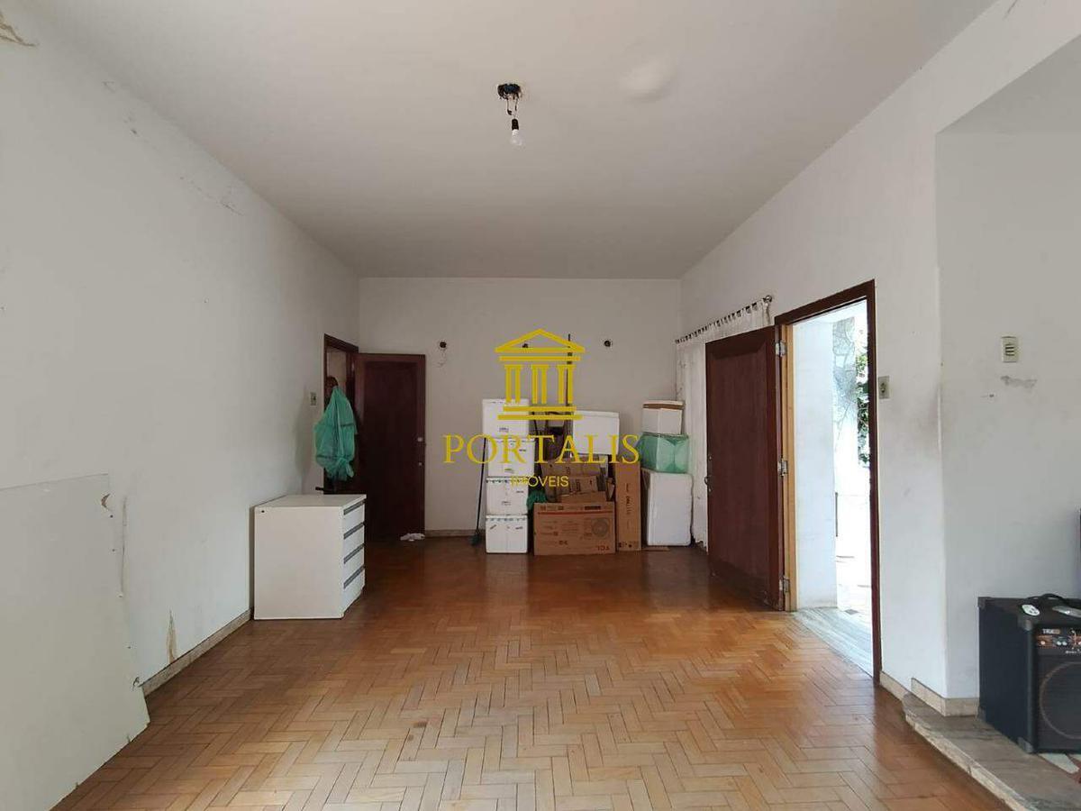 Casa Comercial, Funcionários, 9 Quartos, 5 Vagas