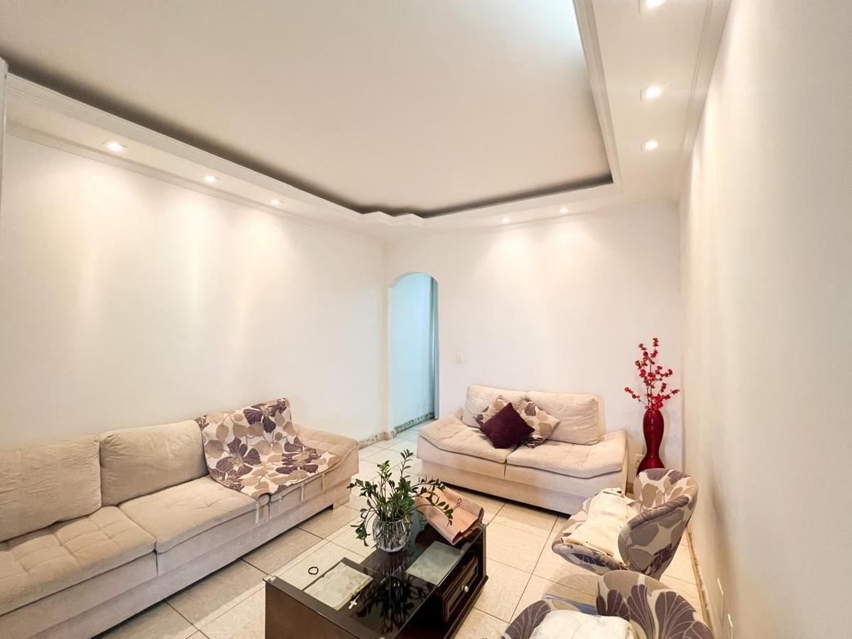 Casa, Arvoredo, 3 Quartos, 8 Vagas, 2 Suítes