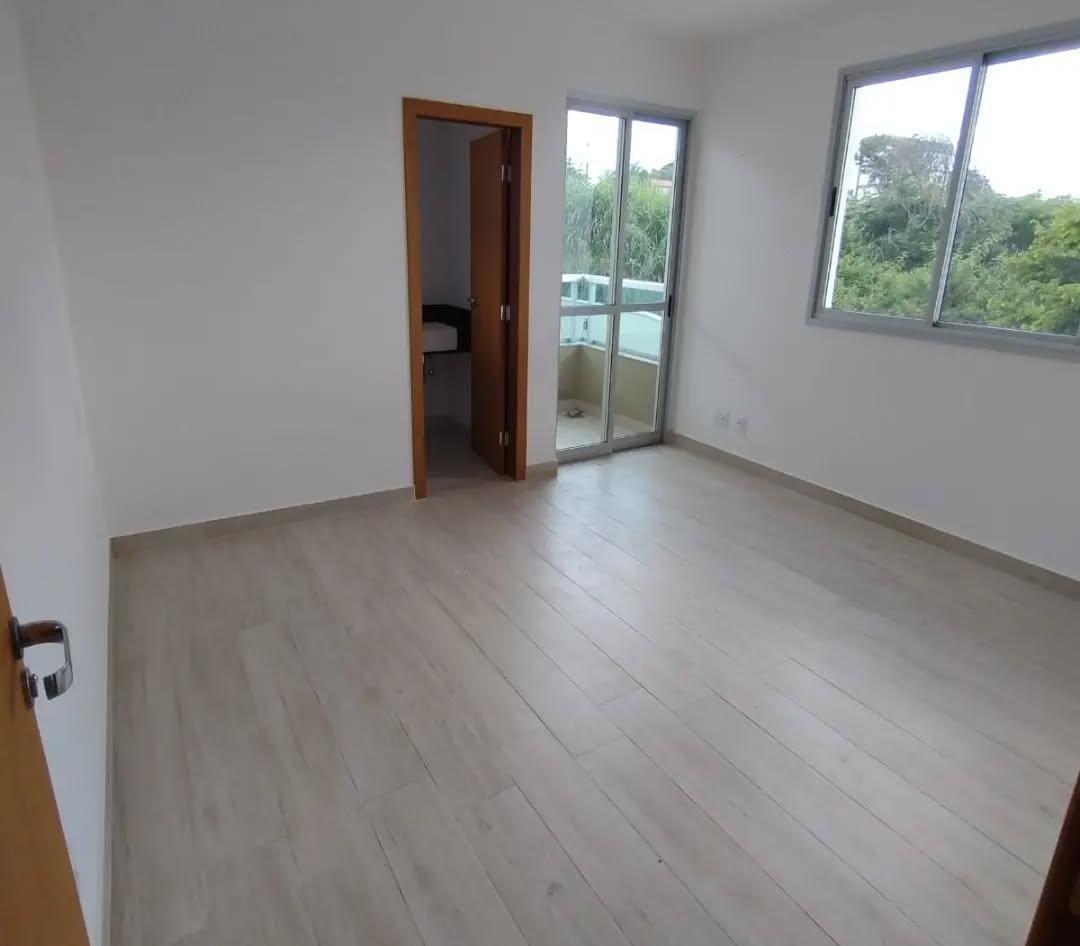 Casa, Centro, 3 Quartos, 2 Vagas, 1 Suíte
