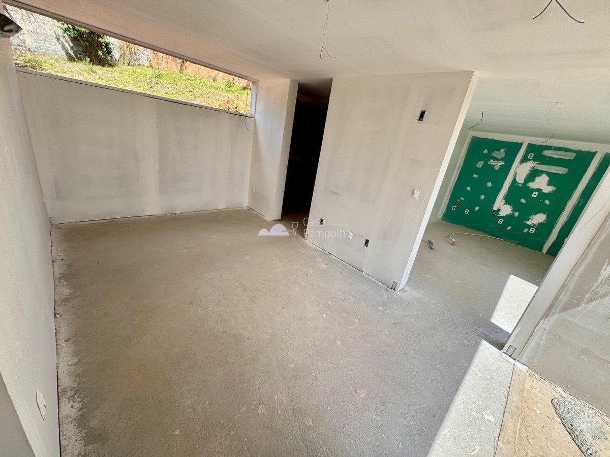 Casa, Trevo, 4 Quartos, 4 Vagas, 2 Suítes