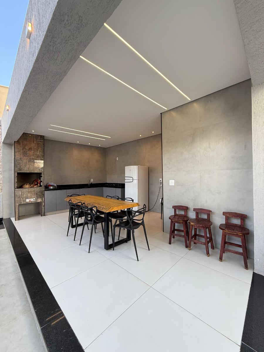 Casa, Trevo, 3 Quartos, 4 Vagas, 1 Suíte