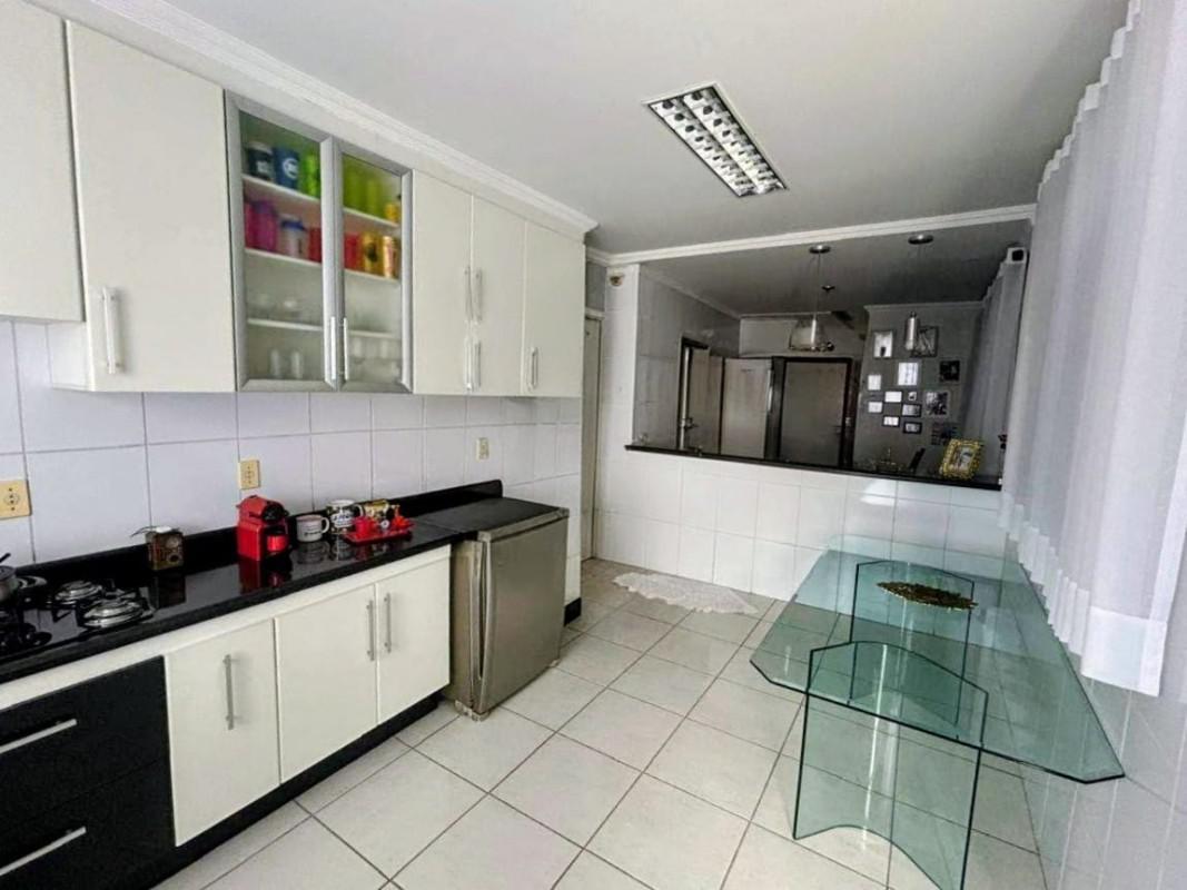 Casa, Eldorado, 3 Quartos, 6 Vagas, 1 Suíte