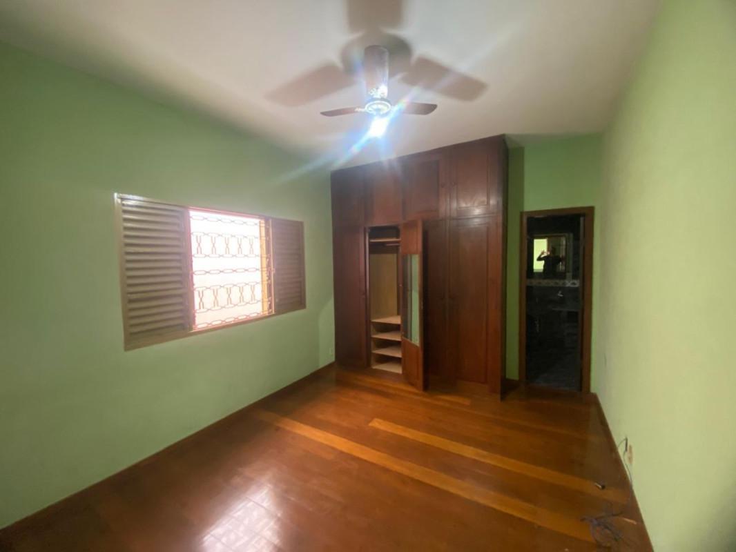 Casa, Centro, 3 Quartos, 6 Vagas, 1 Suíte