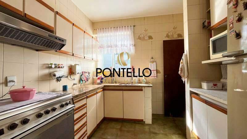 Casa, Luxemburgo, 5 Quartos, 4 Vagas, 2 Suítes