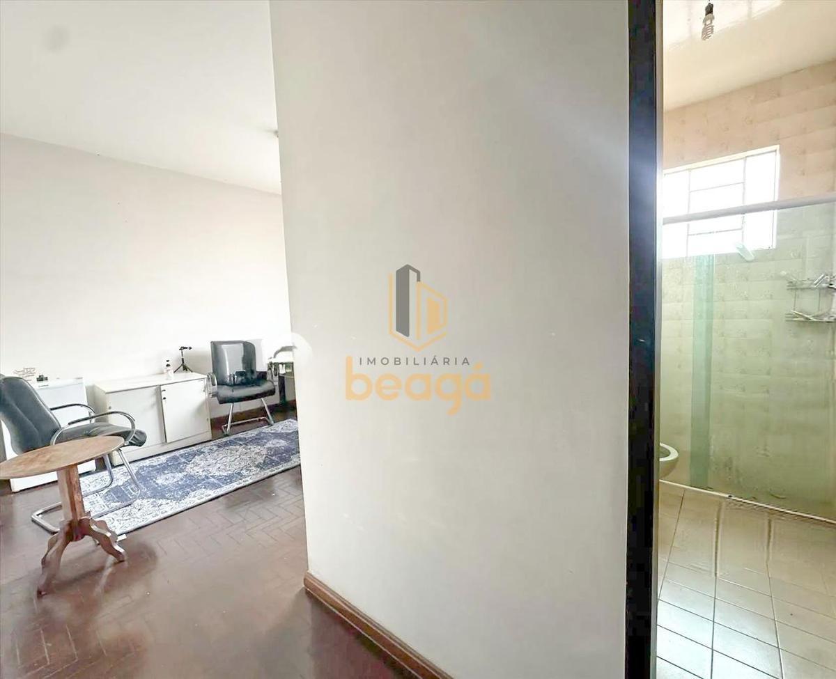 Casa, Califórnia, 4 Quartos, 8 Vagas, 1 Suíte