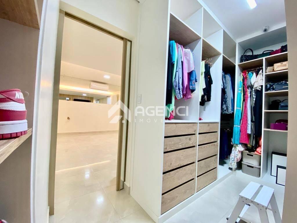 Apartamento, Cabral, 4 Quartos, 0 Vaga, 2 Suítes