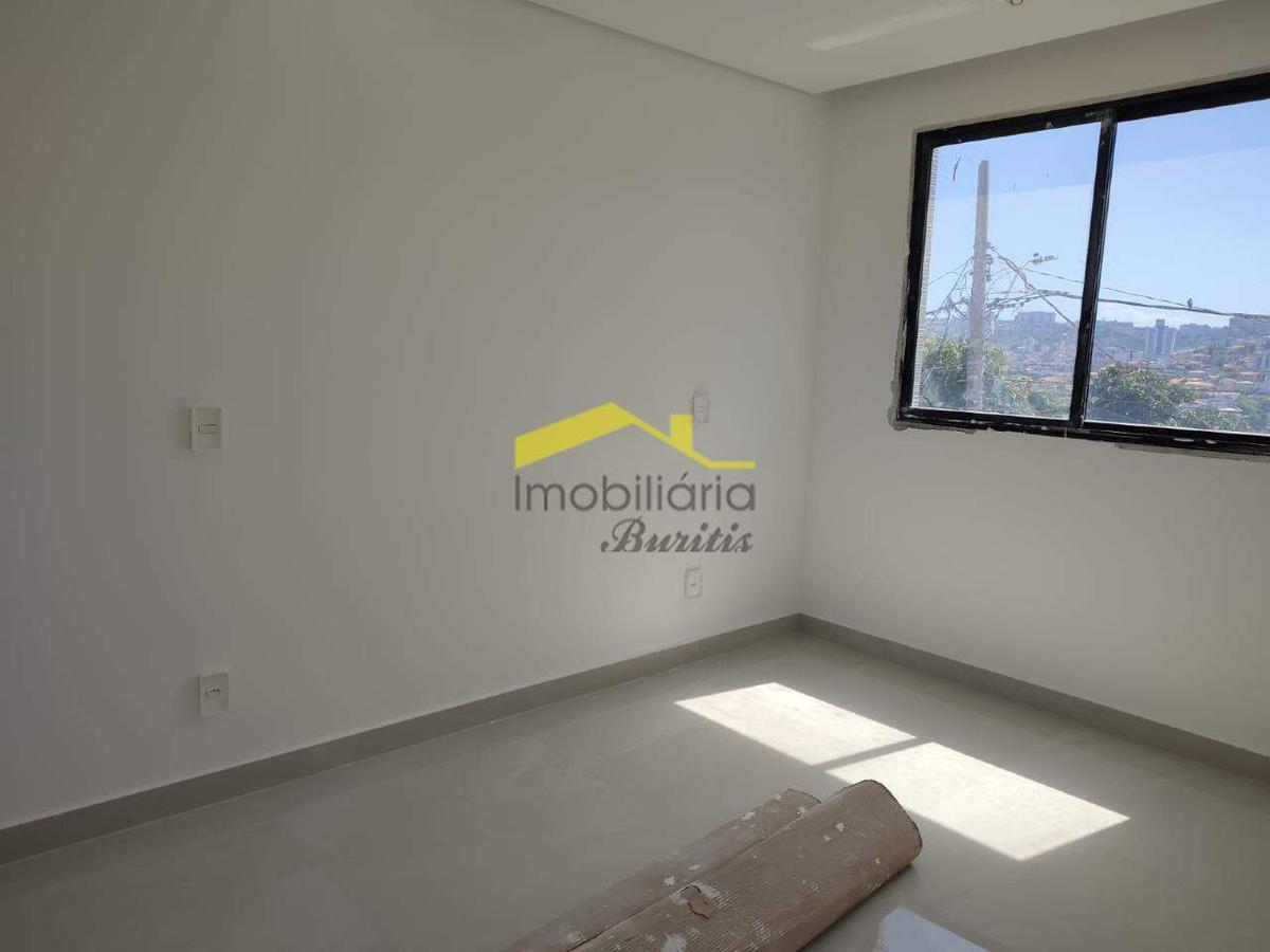 Área Privativa, Palmeiras, 3 Quartos, 2 Vagas, 1 Suíte