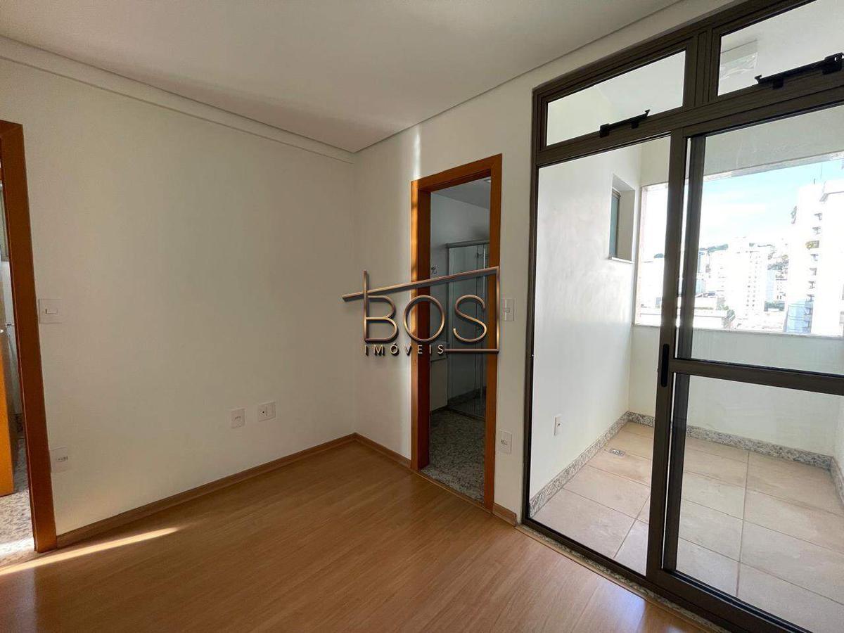 Cobertura, Funcionários, 4 Quartos, 3 Vagas, 3 Suítes