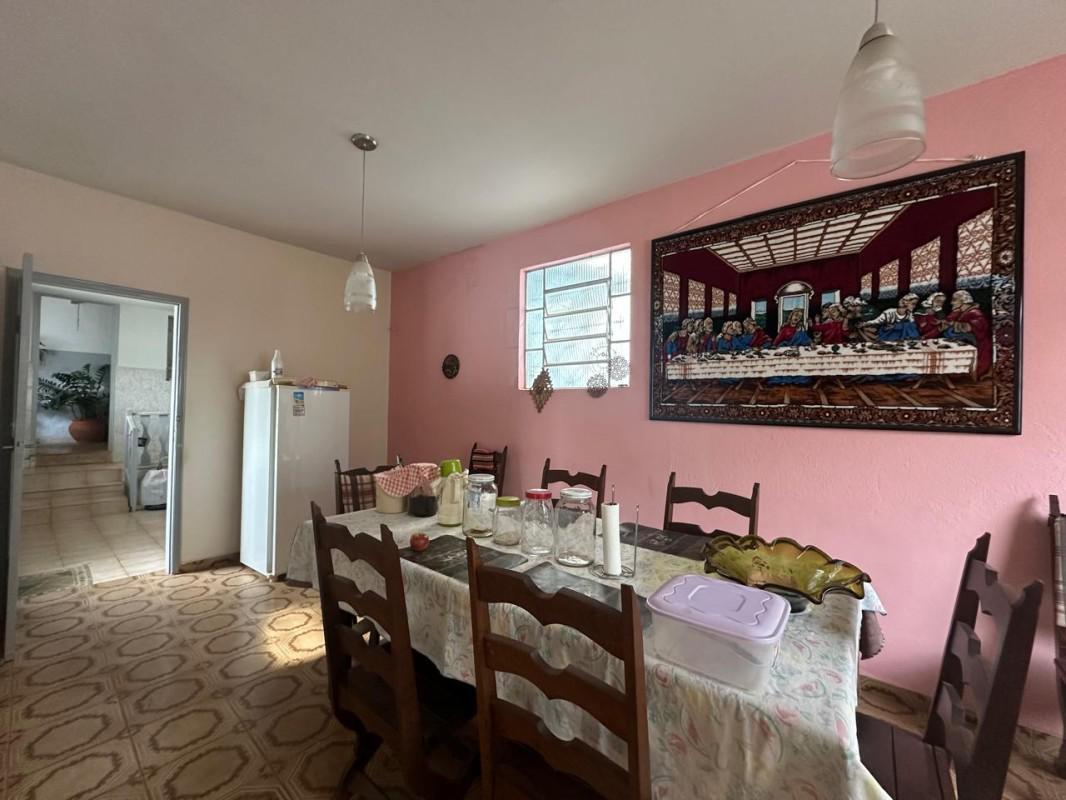 Casa, Centro, 3 Quartos, 2 Vagas, 1 Suíte