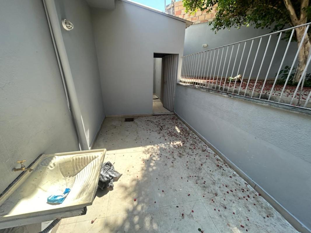 Casa, Vila Paris, 3 Quartos, 0 Vaga, 1 Suíte