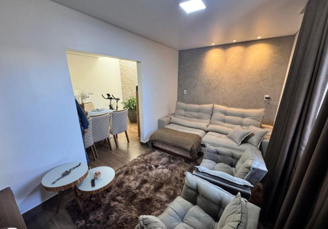 Casa, Tirol, 3 Quartos, 2 Vagas, 1 Suíte