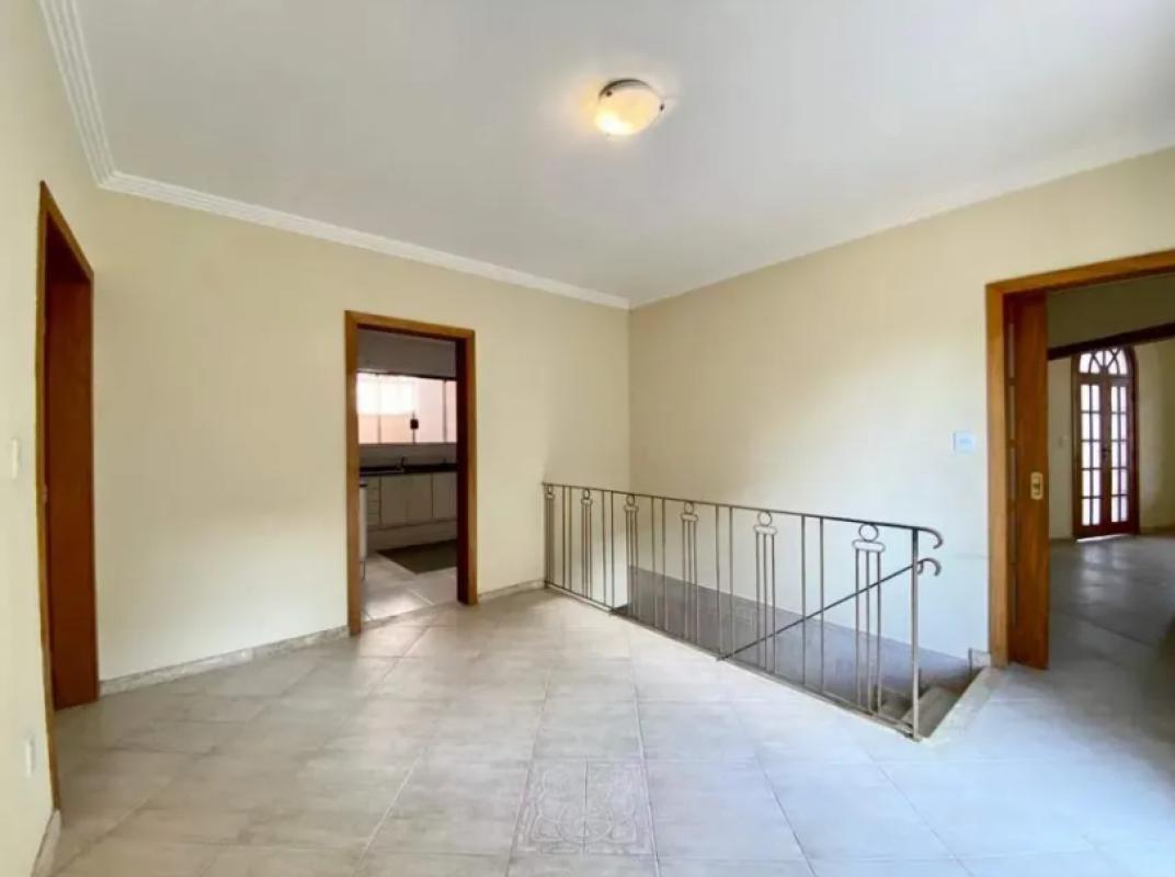 Casa, Castelo, 4 Quartos, 6 Vagas, 1 Suíte