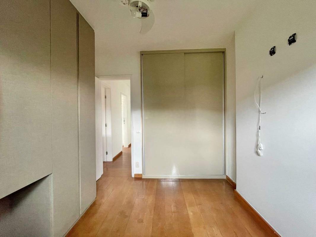 Apartamento, Vila Paris, 4 Quartos, 2 Vagas, 1 Suíte