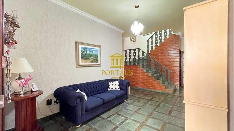 Casa, Luxemburgo, 5 Quartos, 4 Vagas, 2 Suítes