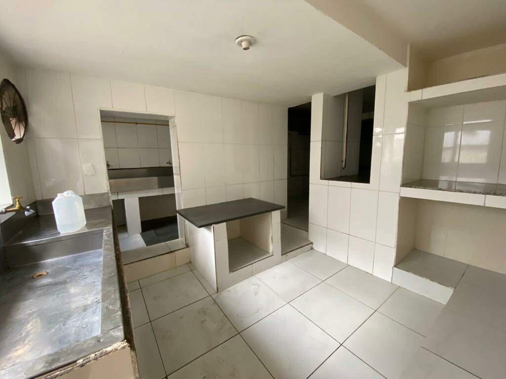 Casa Comercial, Funcionários, 0 Quarto, 0 Vaga