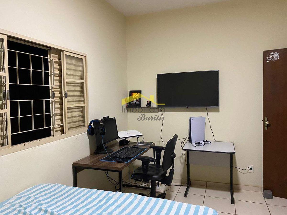 Casa, Milionários, 4 Quartos, 4 Vagas, 1 Suíte