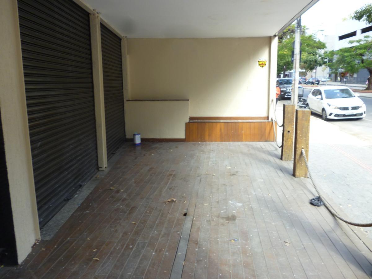 Loja, Alto Barroca, 10 Vagas