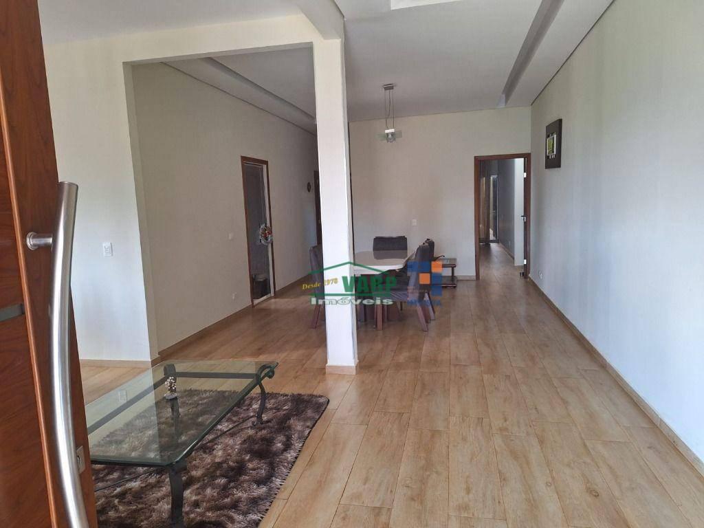 Casa, Paciência, 4 Quartos, 0 Vaga, 3 Suítes