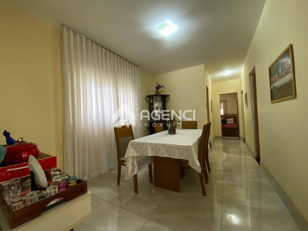 Casa, Santa Maria, 3 Quartos, 0 Vaga, 0 Suíte