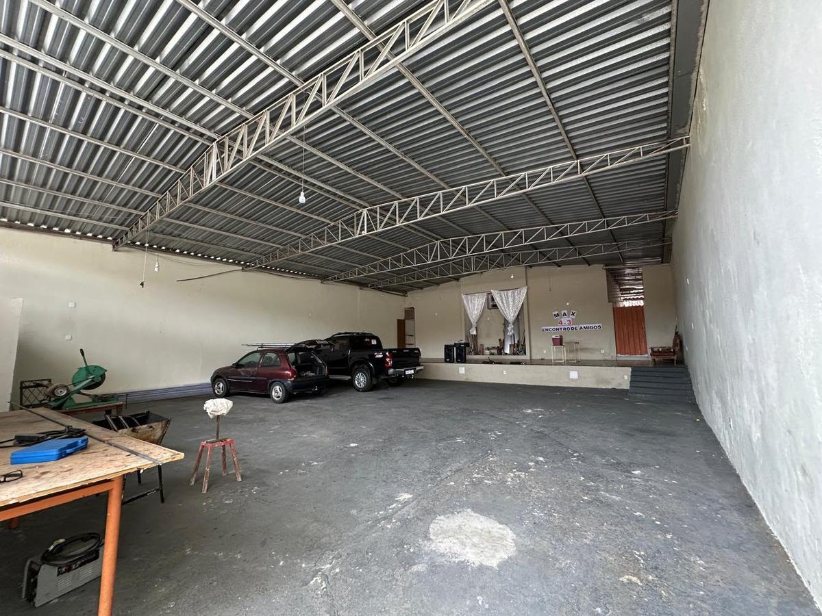 Galpão, Córrego Novo, 1 Quarto, 0 Vaga
