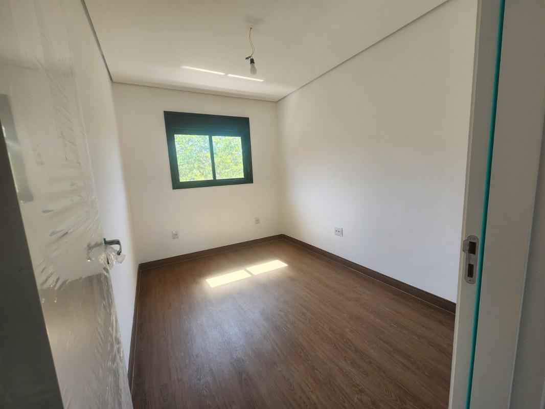 Casa, Cabral, 3 Quartos, 4 Vagas, 1 Suíte