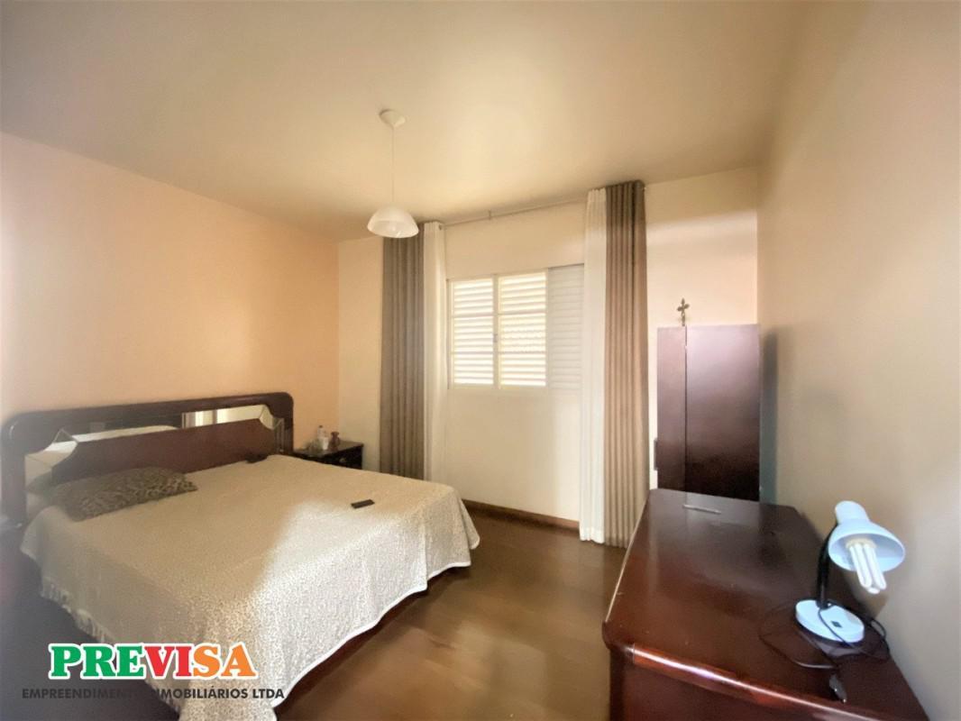 Casa, Sagrada Família, 4 Quartos, 6 Vagas, 1 Suíte