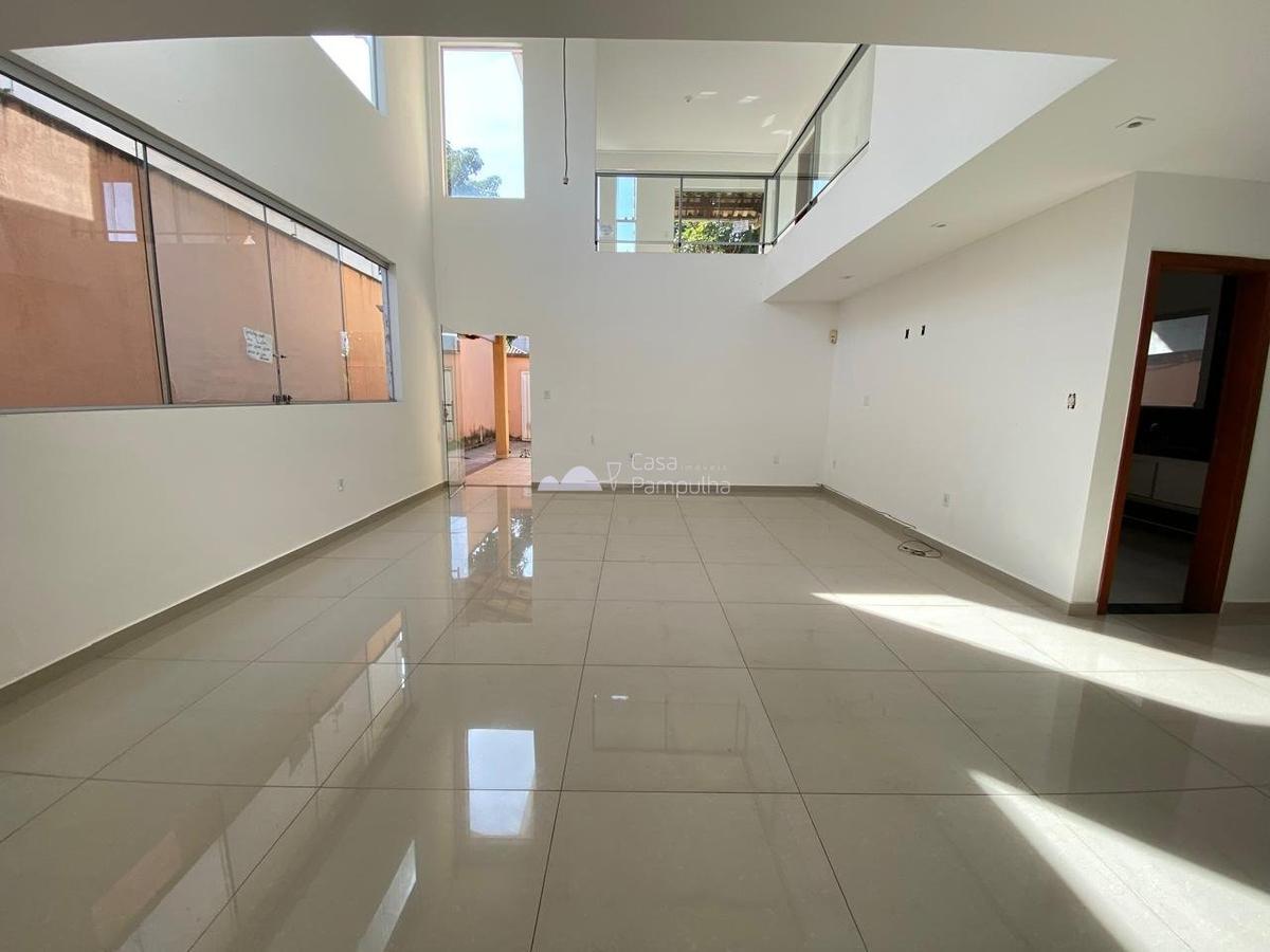 Casa, Trevo, 5 Quartos, 4 Vagas, 3 Suítes