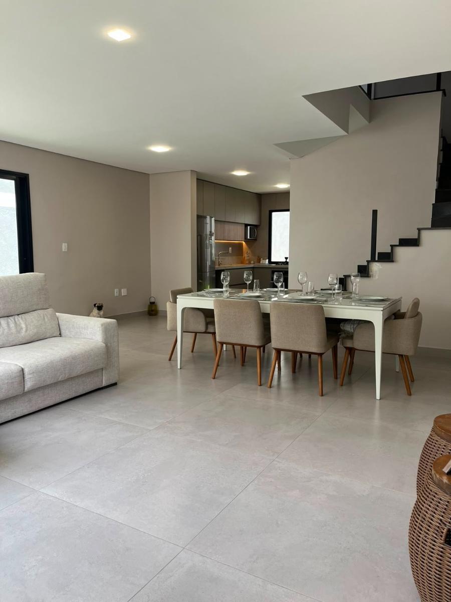 Casa, Trevo, 3 Quartos, 2 Vagas, 3 Suítes