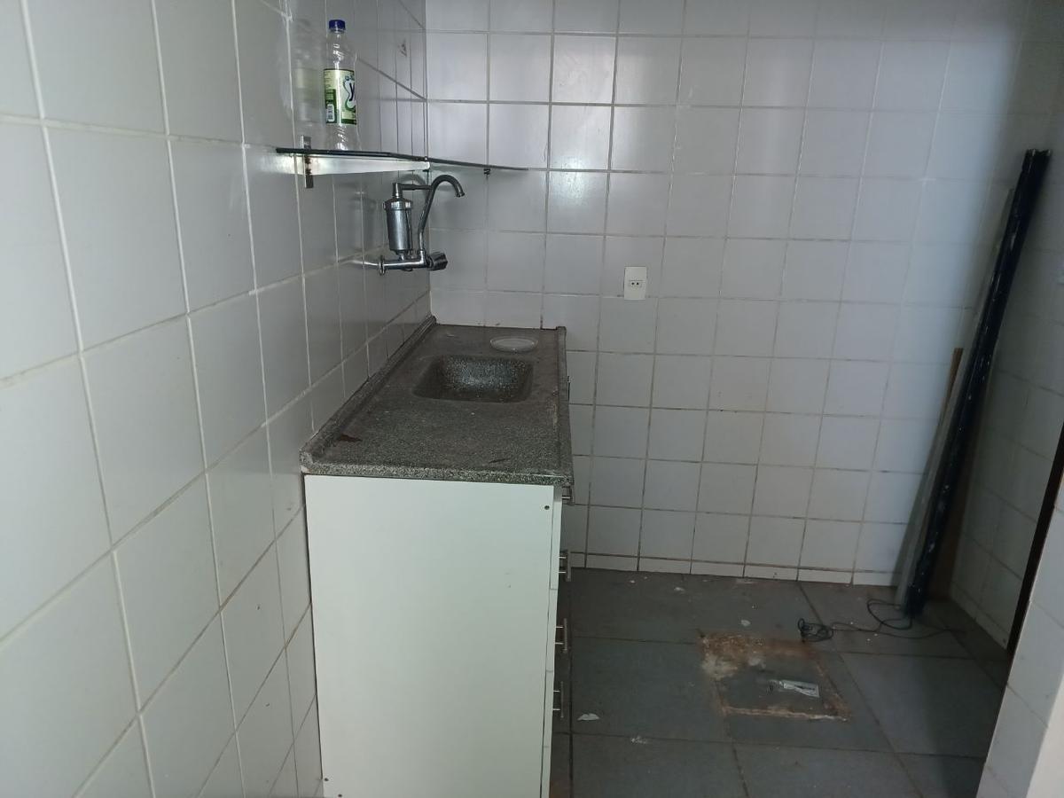 Quitinete, Santa Cruz, 0 Quarto, 0 Vaga