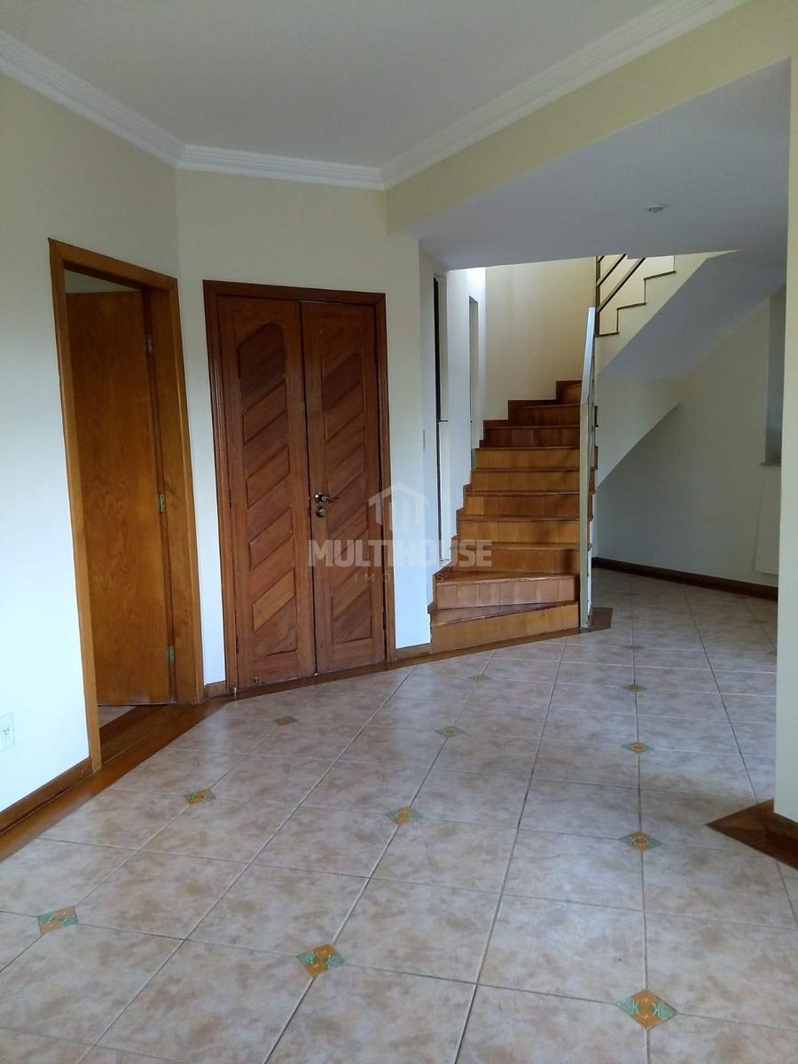 Casa, Centro, 4 Quartos, 5 Vagas, 1 Suíte
