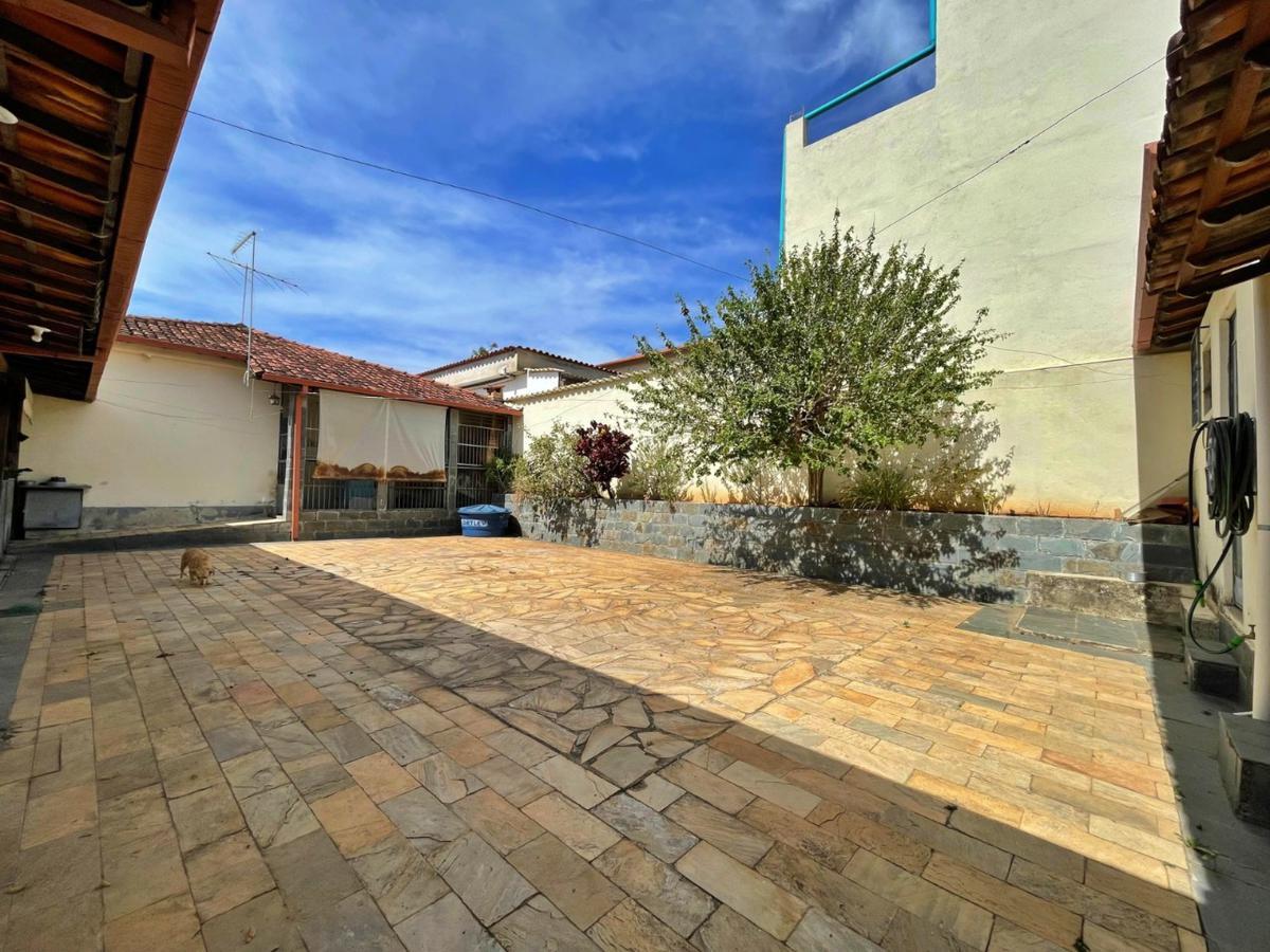 Casa, Jardim Leblon, 3 Quartos, 4 Vagas, 1 Suíte