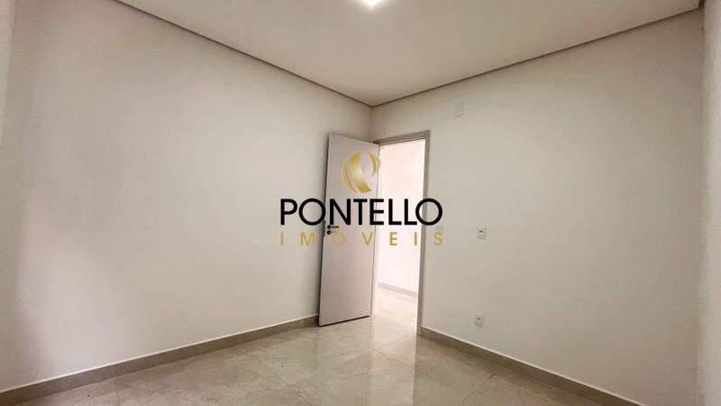 Casa, Santa Branca, 3 Quartos, 2 Vagas, 1 Suíte