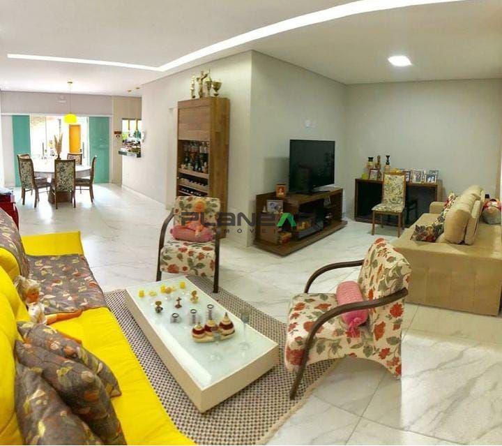 Casa, Novo Riacho, 3 Quartos, 6 Vagas, 2 Suítes