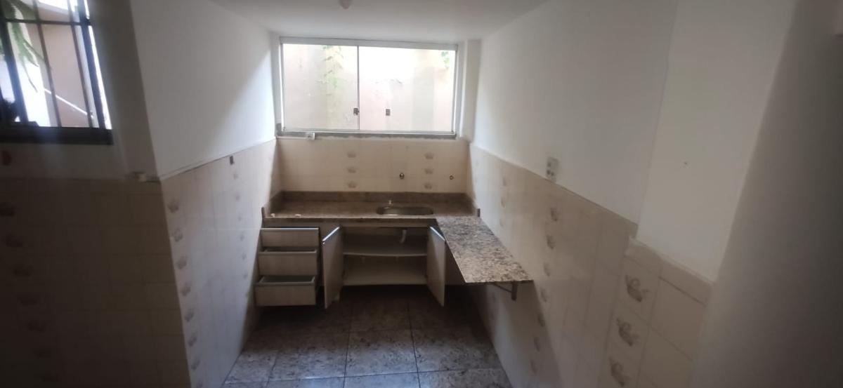 Casa, Nova Floresta, 6 Quartos, 0 Vaga, 2 Suítes