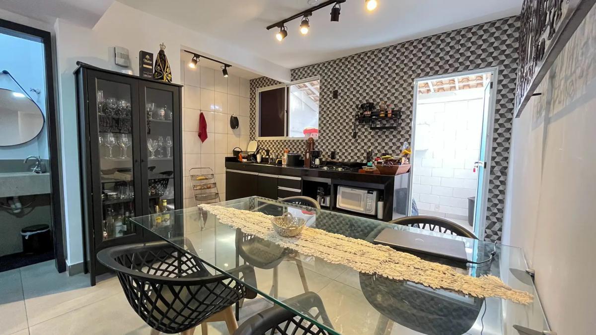 Casa, Castelo, 2 Quartos, 2 Vagas