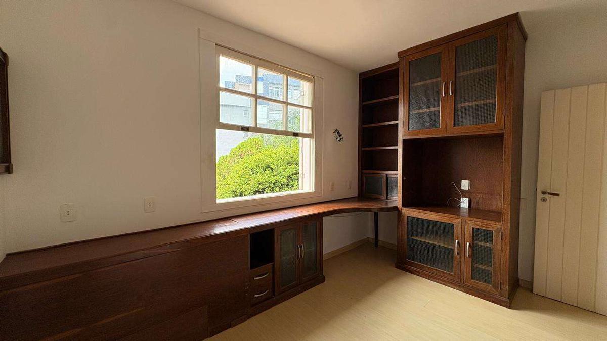 Casa, Vila Paris, 4 Quartos, 4 Vagas, 2 Suítes