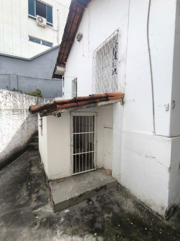 Casa Comercial, Prado, 2 Quartos, 0 Vaga