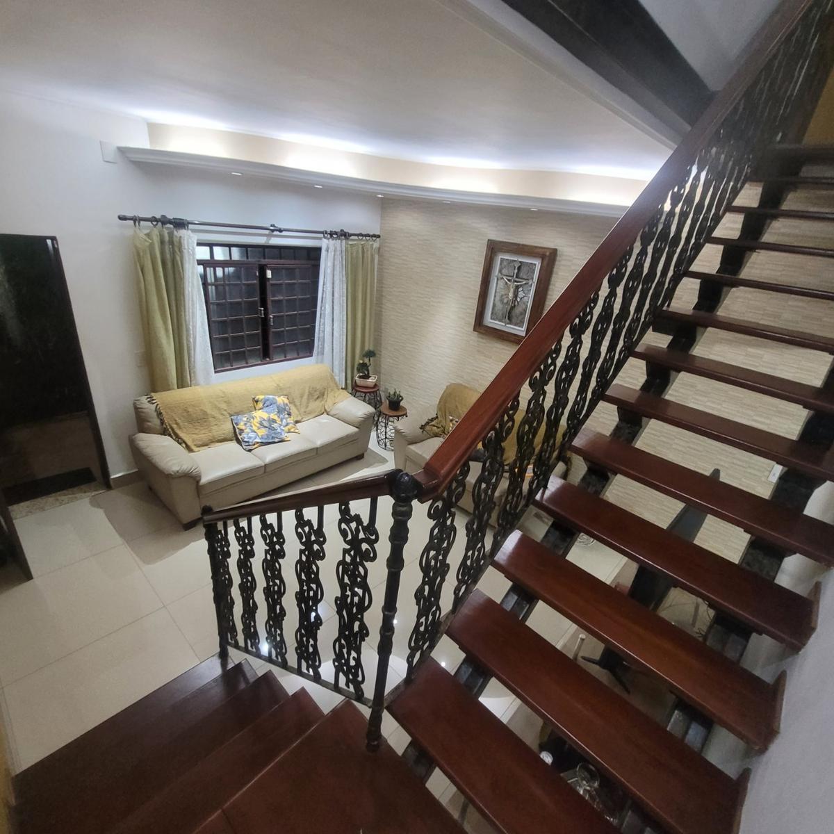 Casa, Castelo, 4 Quartos, 6 Vagas, 2 Suítes