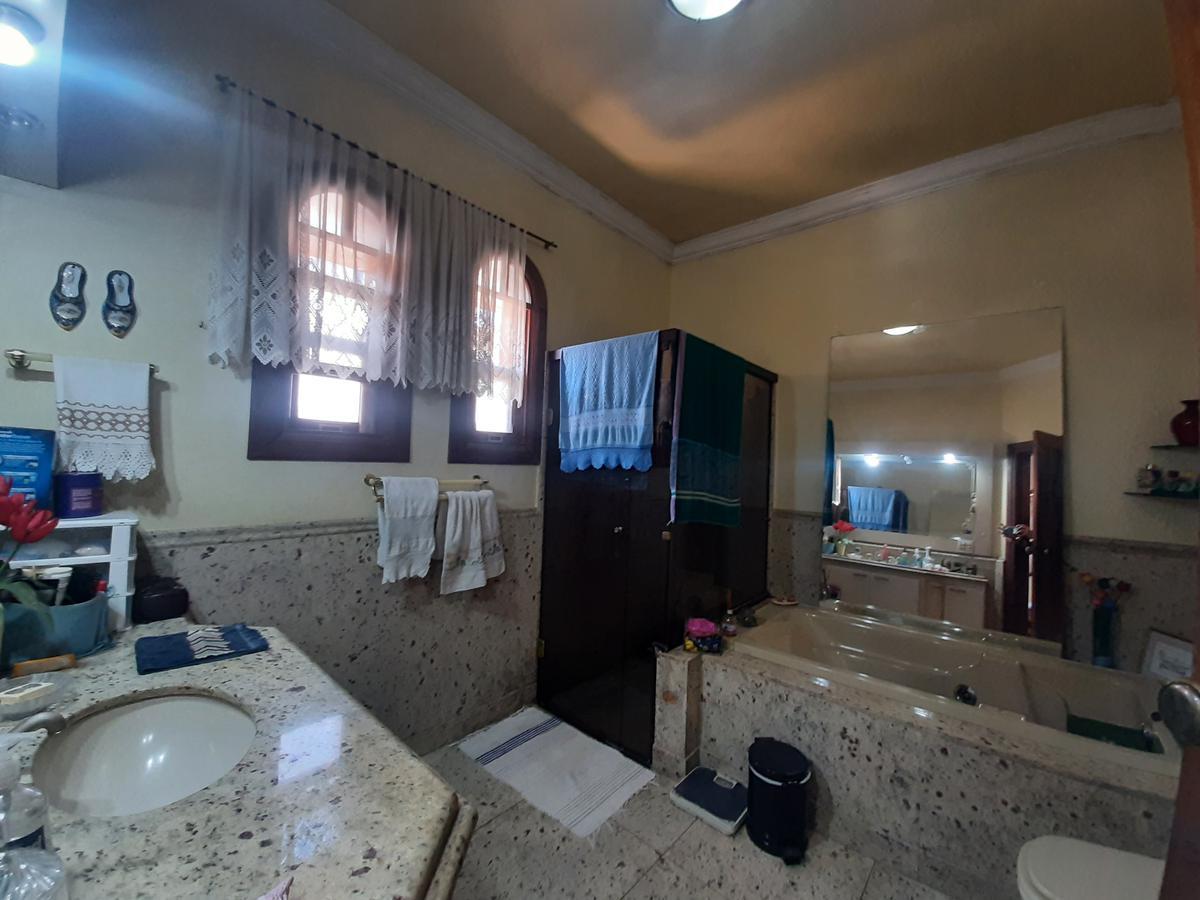 Casa, Barroca, 4 Quartos, 3 Vagas, 2 Suítes