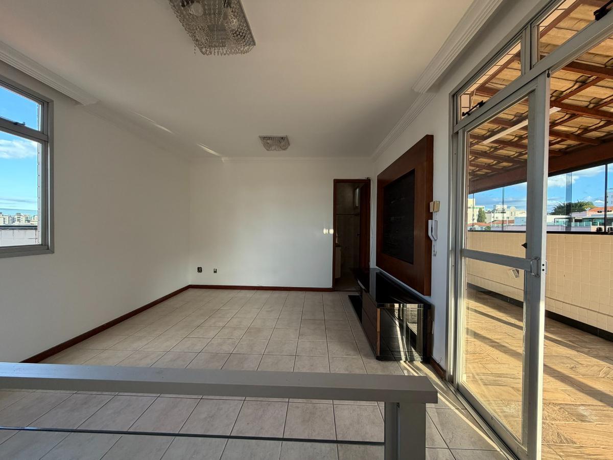 Cobertura, Santa Rosa, 3 Quartos, 2 Vagas, 1 Suíte