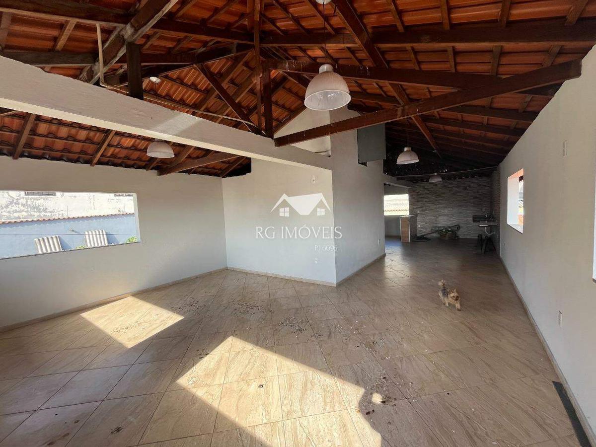 Casa, Milionários, 3 Quartos, 4 Vagas, 1 Suíte