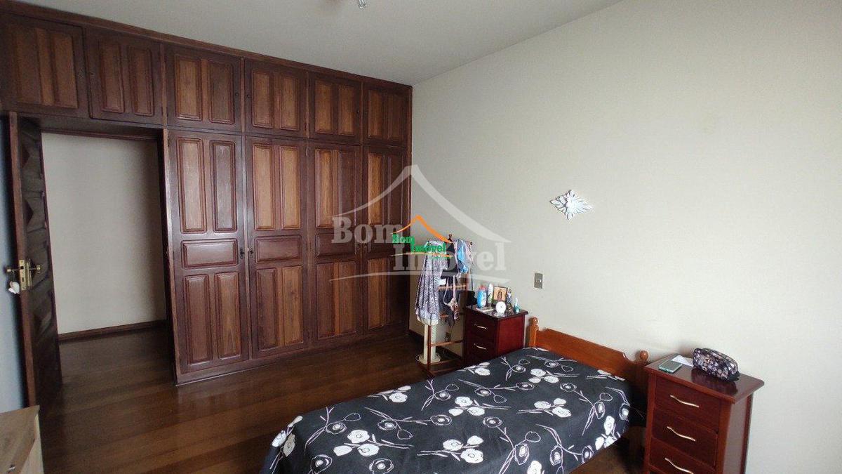 Casa, Centro, 3 Quartos, 3 Vagas, 1 Suíte