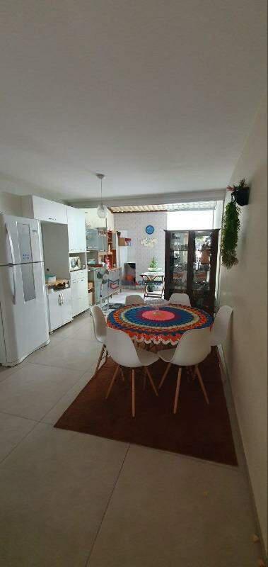 Casa, Quitandinha, 3 Quartos, 1 Vaga, 1 Suíte