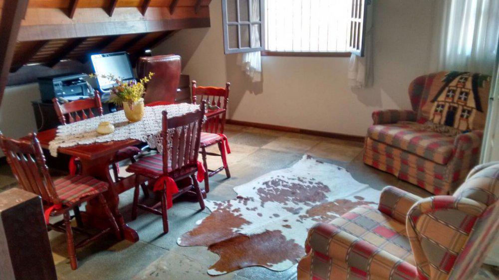 Casa, Santa Terezinha, 4 Quartos, 3 Vagas, 2 Suítes