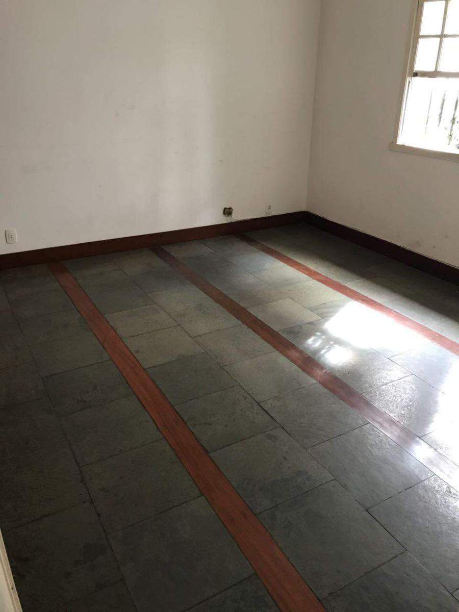 Casa Comercial, Cruzeiro, 0 Quarto, 0 Vaga
