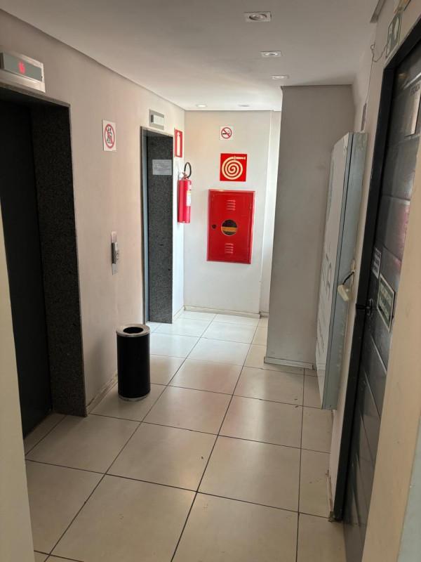 Sala, Barro Preto, 0 Quarto, 5 Vagas