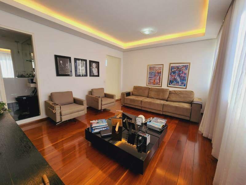 Apartamento, Funcionários, 4 Quartos, 2 Vagas, 1 Suíte