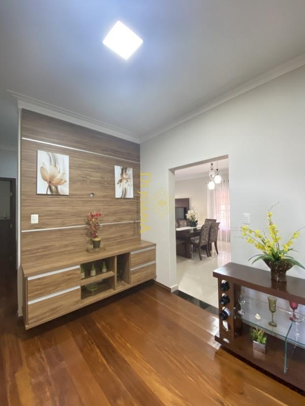 Casa, Vianópolis, 4 Quartos, 3 Vagas, 1 Suíte