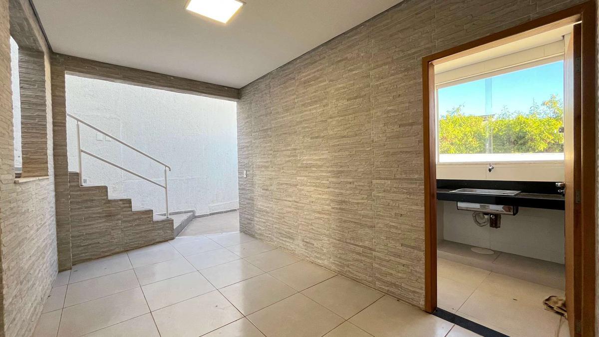 Casa, Estoril, 3 Quartos, 6 Vagas, 1 Suíte